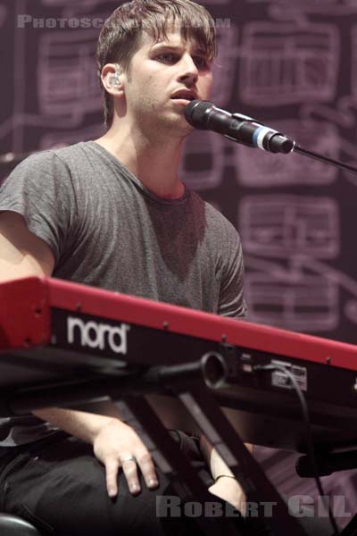 FOSTER THE PEOPLE - 2012-08-26 - SAINT CLOUD - Domaine National - Scene de la Cascade - 